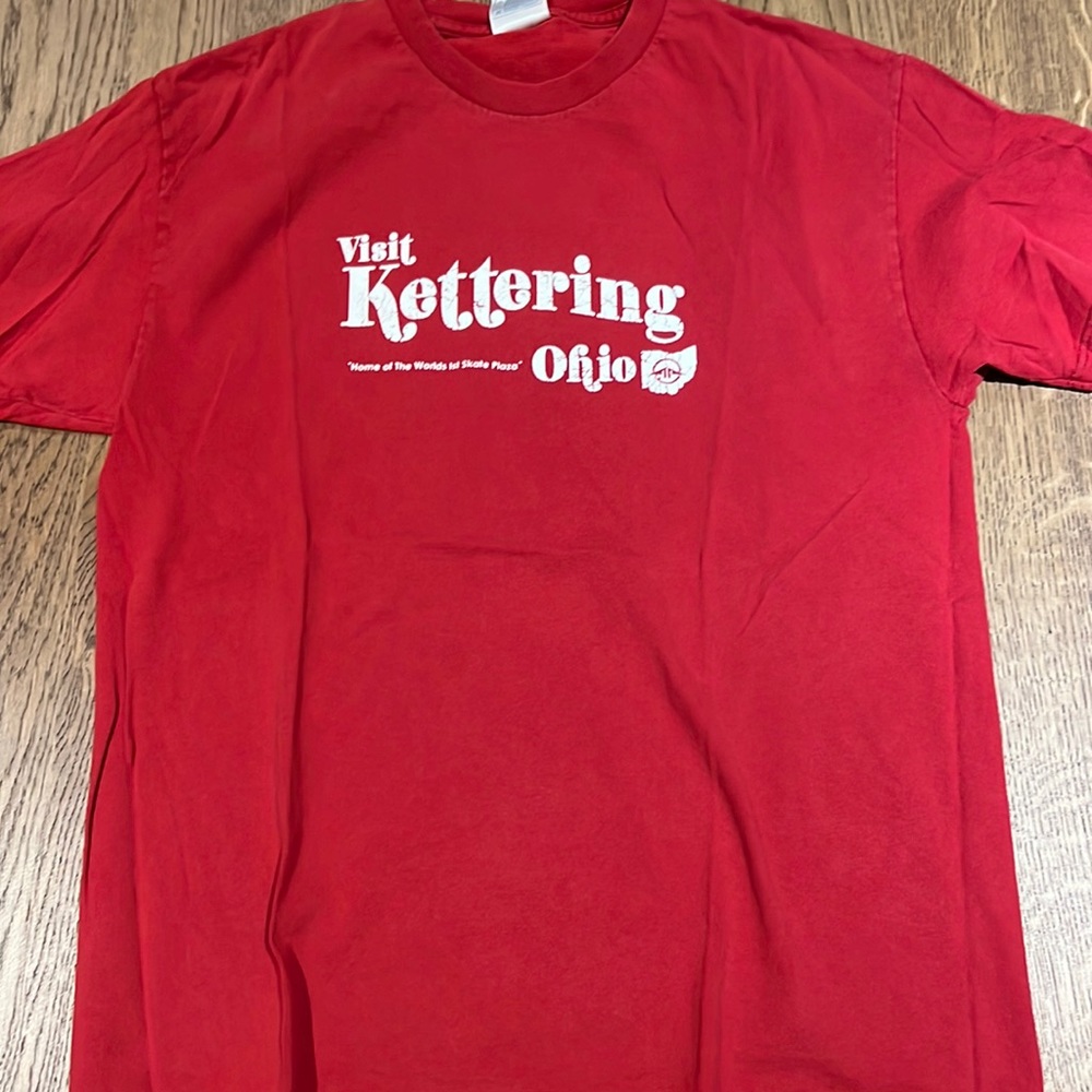 Vintage DC shoes tee